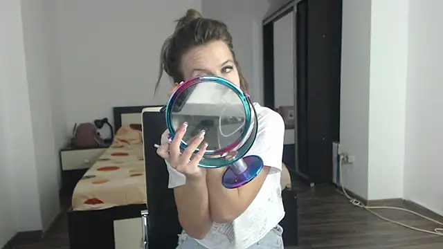 DedeSibel online show from 4, 3, 2025