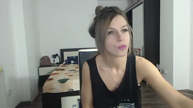 DedeSibel online show from 5, 3, 2025