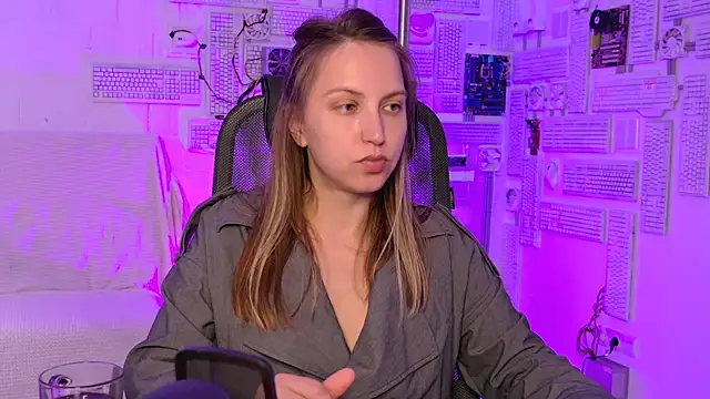 ErinWise online show from 17, 7, 2026