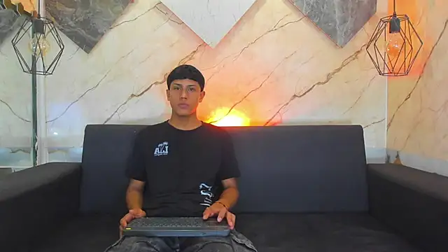 EMILIANO BLESS online show from 24, 6, 2026