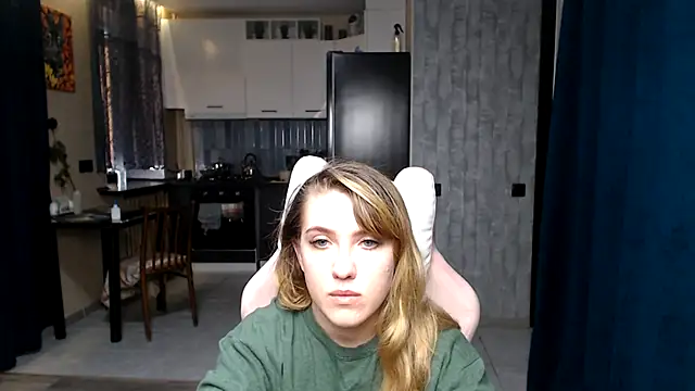 Reginasmilee online show from 27, 9, 2025