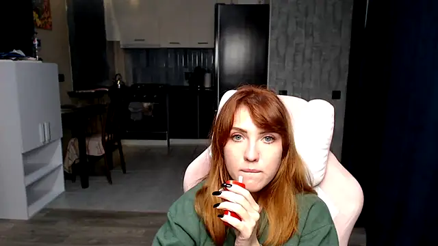 Reginasmilee online show from 8, 10, 2025