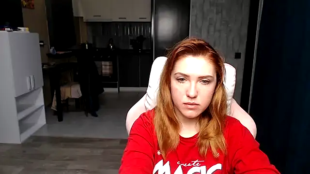 Reginasmilee online show from 11, 10, 2025