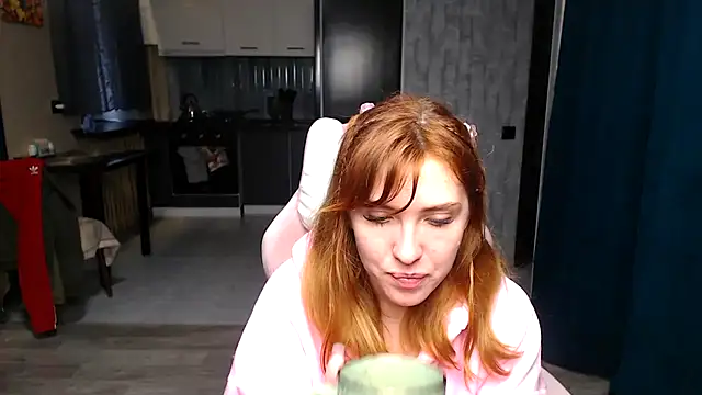 Reginasmilee online show from 27, 10, 2025