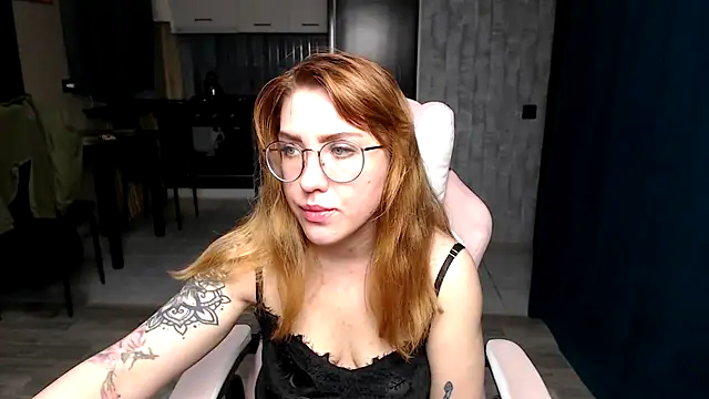 Reginasmilee online show from 19, 11, 2025