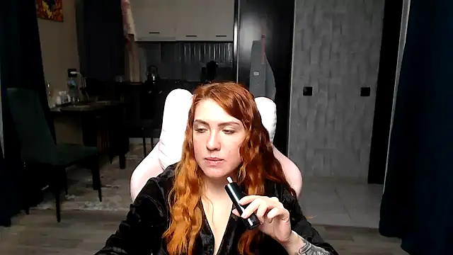 Reginasmilee online show from 6, 4, 2026