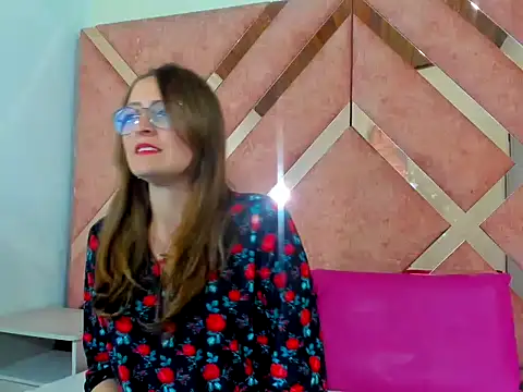 Amira xXx98 online show from 25, 6, 2026