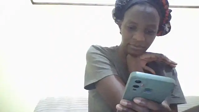 Savannah Leex online show from 27, 6, 2026