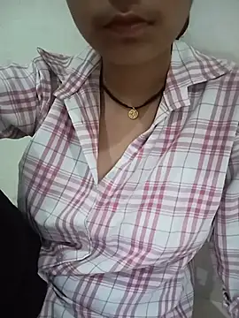 Snapshot of KumKum_567 chatting on 4, 7, 2026 KumKum 567 online show from 4, 7, 2026