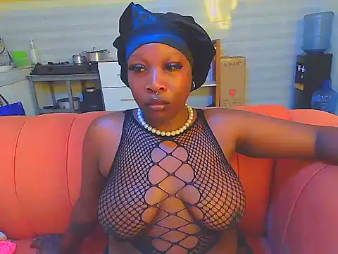 LolaAdriana online show from 5, 7, 2026