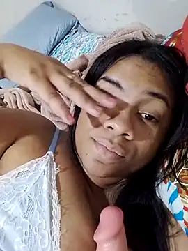 Snapshot of LynnaGG chatting on 19, 7, 2026 LynnaGG online show from 19, 7, 2026