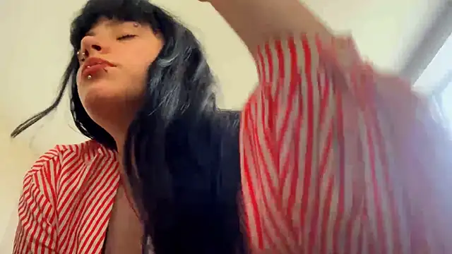 Snapshot of SoagAlexa chatting on 9, 7, 2026 SoagAlexa online show from 9, 7, 2026