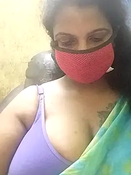 Snapshot of Poojitha-Queen chatting on 10, 7, 2026 Poojitha-Queen online show from 10, 7, 2026