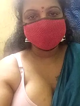 Snapshot of Poojitha-Queen chatting on 15, 7, 2026 Poojitha-Queen online show from 15, 7, 2026