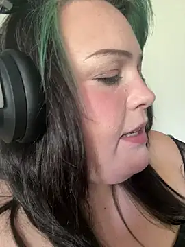 BbGurl18 online show from 8, 7, 2026