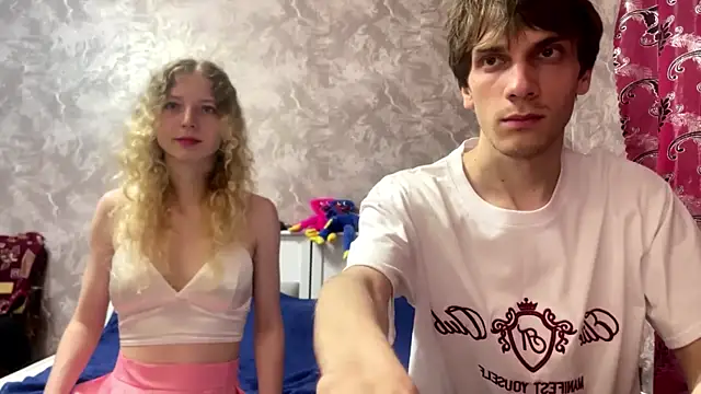 Cute  Couple  online show from 15, 7, 2026