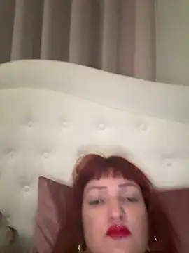 Snapshot of alisiapolly chatting on 5, 7, 2026 alisiapolly online show from 5, 7, 2026