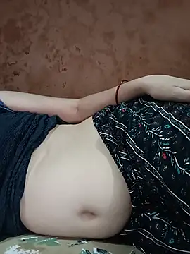 Snapshot of Miss-puhu chatting on 6, 8, 2026 Miss-puhu online show from 6, 8, 2026