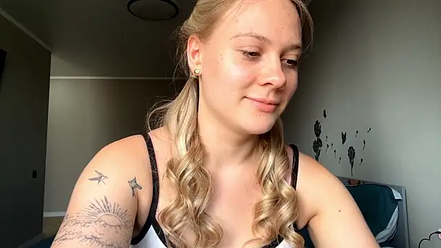Snapshot of Stefany_Bloserful chatting on 6, 7, 2026 Stefany Bloserful online show from 6, 7, 2026