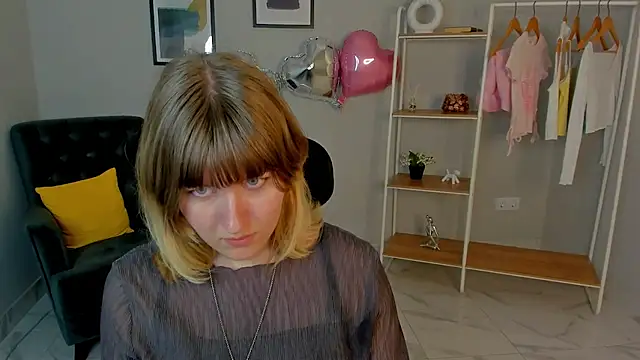 Ashley Little online show from 11, 7, 2026
