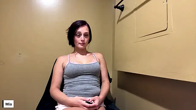 miaaellie online show from 15, 7, 2026