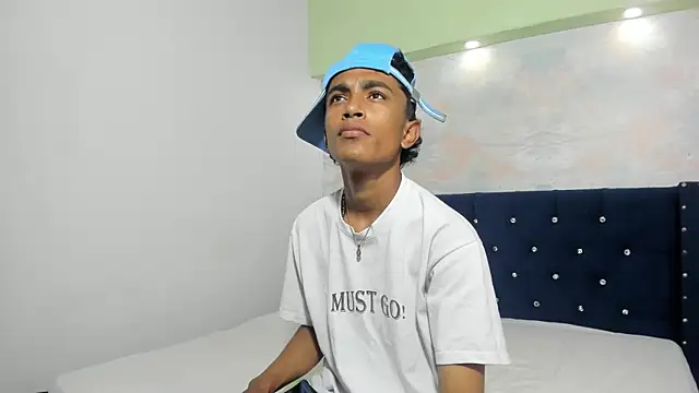 Snapshot of sebastian_torress chatting on 9, 7, 2026 sebastian torress online show from 9, 7, 2026