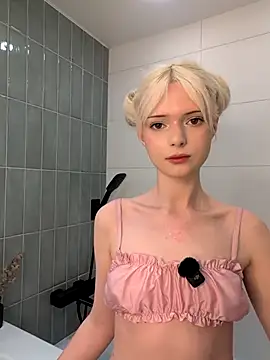 Snapshot of laure_mestler chatting on 12, 7, 2026 laure mestler online show from 12, 7, 2026
