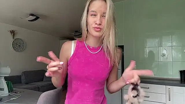Snapshot of CryBaabyy chatting on 10, 7, 2026 CryBaabyy online show from 10, 7, 2026