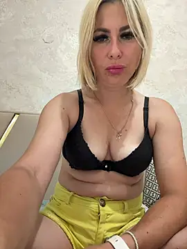 little berry77 online show from 29, 7, 2026
