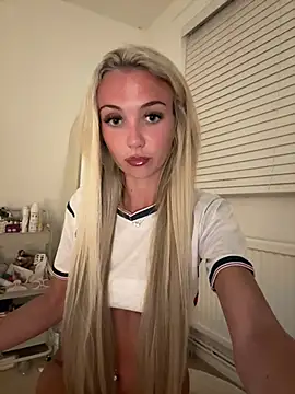 Snapshot of summerblue_ chatting on 11, 7, 2026 summerblue online show from 11, 7, 2026