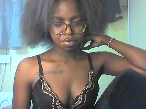 Snapshot of Ebonymuse chatting on 15, 7, 2026 Ebonymuse online show from 15, 7, 2026