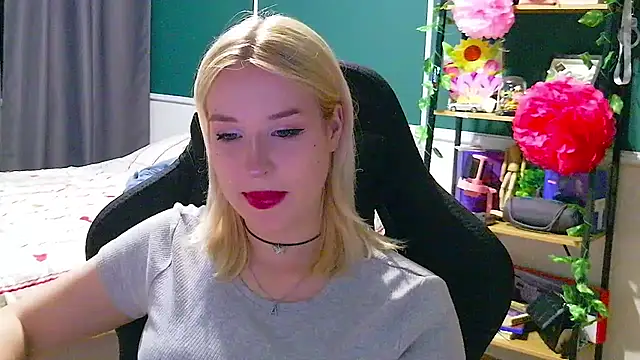 Snapshot of Eden_Rose chatting on 25, 7, 2026 Eden Rose online show from 25, 7, 2026