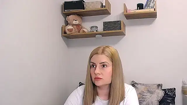 alisenties online show from 17, 5, 2026