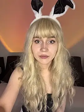 Charlotte Pretty online show from 14, 7, 2026