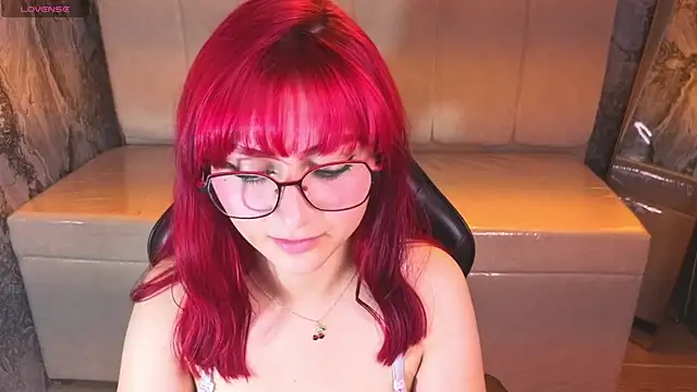 Queen Red v online show from 17, 7, 2026