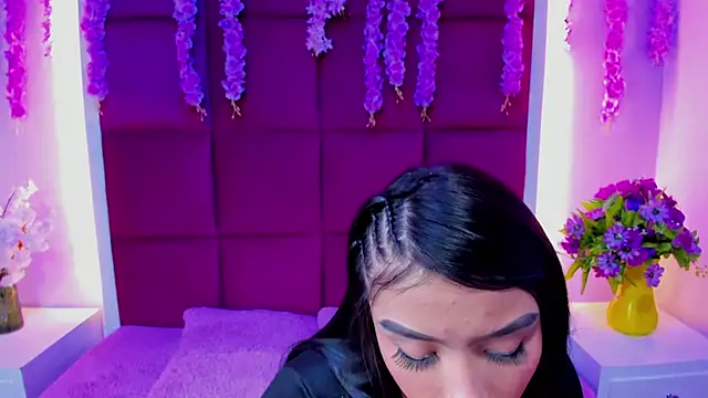 Lola Hott  online show from 16, 7, 2026