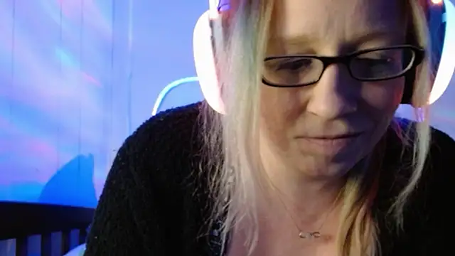 Snapshot of XxMs_StarzxX chatting on 16, 1, 2025 XxMs StarzxX online show from 16, 1, 2025