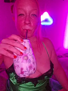 XxMs StarzxX online show from 25, 6, 2026