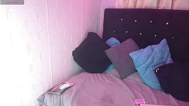 Snapshot of Tatiana_oficiall chatting on 24, 7, 2026 Tatiana oficiall online show from 24, 7, 2026
