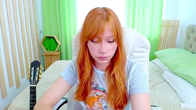 Snapshot of Fleur__Fox chatting on 27, 7, 2026 Fleur Fox online show from 27, 7, 2026