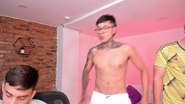 Spaceboyss18 online show from 21, 7, 2026