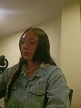 caroline bennett online show from 24, 7, 2026