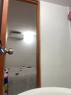 riri brunnete online show from 24, 2, 2025