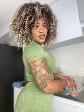 riri brunnete online show from 5, 3, 2025