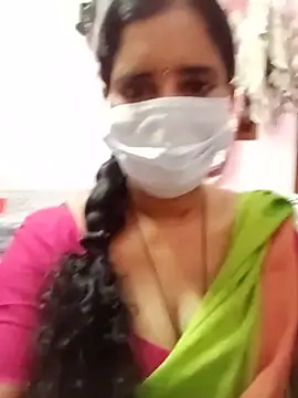 Snapshot of radhika78990 chatting on 23, 7, 2026 radhika78990 online show from 23, 7, 2026