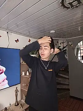Nicolas moon online show from 6, 8, 2026