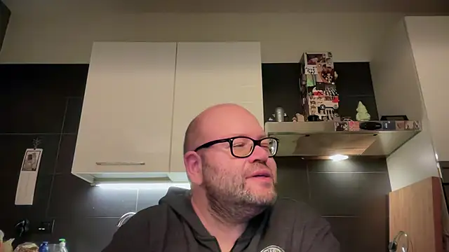 theitalianbear online show from 5, 10, 2025