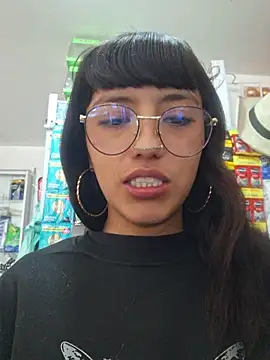 Cute hollywood1 online show from 9, 8, 2026