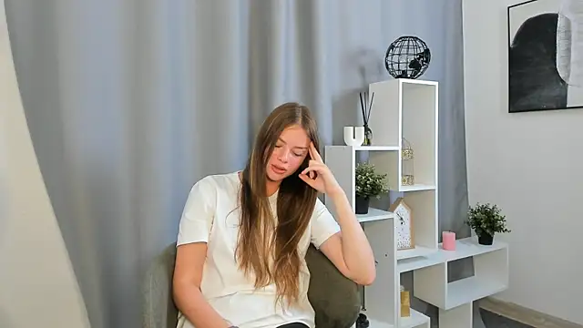 Snapshot of DarcieTegenkamp chatting on 1, 8, 2026 DarcieTegenkamp online show from 1, 8, 2026