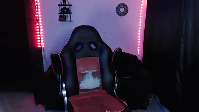 april simons2 online show from 25, 1, 2025